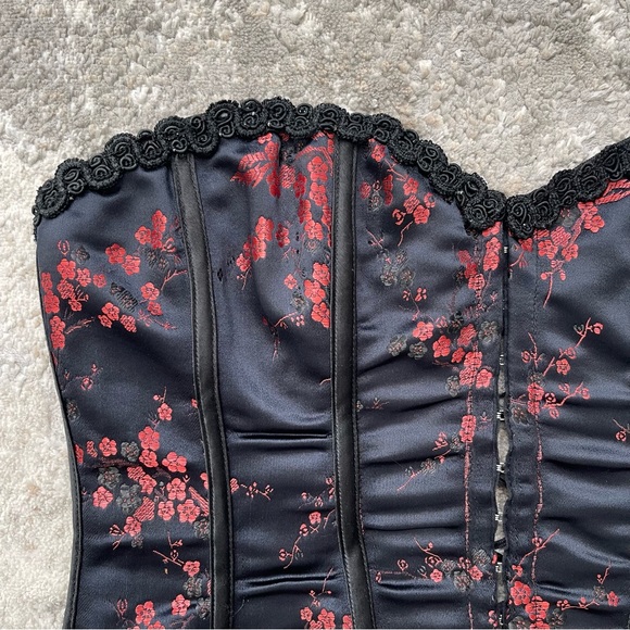 DREAMGIRL Vintage 90s Black Red Floral Satin Vampire Stapless Lace Up Corset Top - Picture 2 of 9